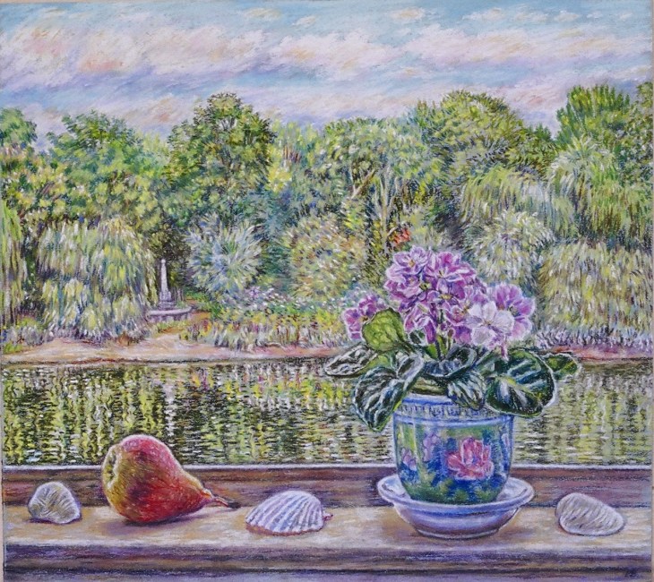 thamesview-with-african-violet-and-red-pear-2